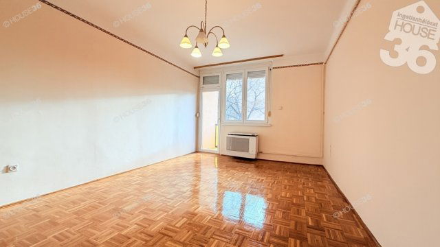 Eladó téglalakás, Kecskeméten 49.9 M Ft, 2 szobás