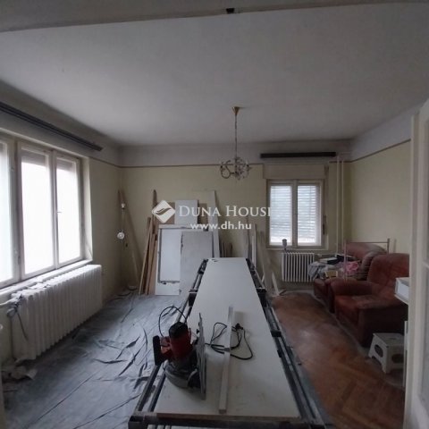 Eladó családi ház, Budapesten, XVI. kerületben 64.9 M Ft