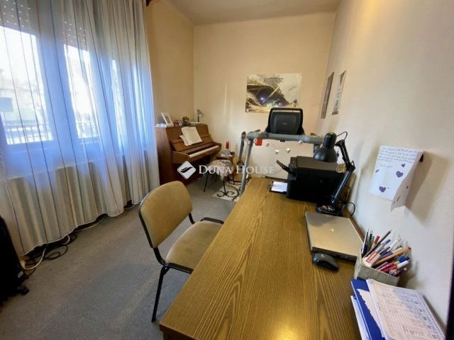 Eladó családi ház, Budapesten, XVIII. kerületben 156.9 M Ft