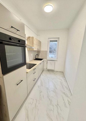 Eladó téglalakás, Komlón, Kossuth Lajos utcában 34.6 M Ft