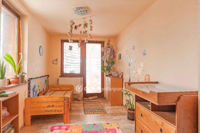 Eladó téglalakás, Budakeszin 167.8 M Ft, 3 szobás