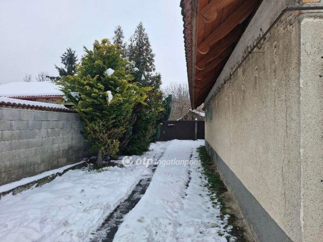 Eladó családi ház, Bölcskén 34.5 M Ft, 2 szobás