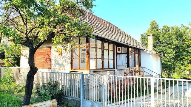 Eladó családi ház, Kemencén 39.5 M Ft, 3 szobás