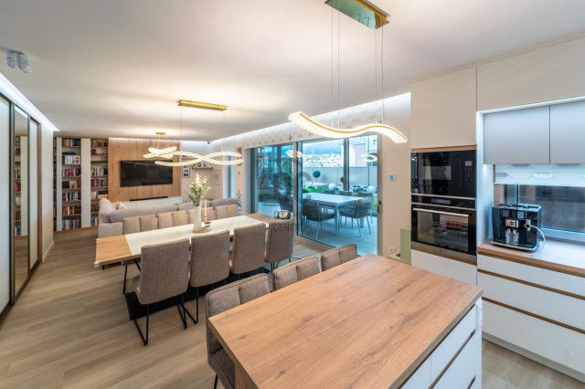 Eladó téglalakás, Budapesten, III. kerületben 450 M Ft, 4 szobás