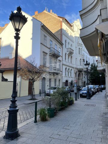 Eladó téglalakás, Budapesten, V. kerületben 94.5 M Ft, 2 szobás
