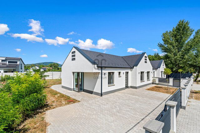Eladó ikerház, Szigetmonostorban 115 M Ft, 4 szobás