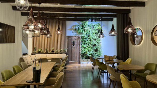 Eladó üzlethelyiség, Biatorbágyon, Szabadság úton 175 M Ft