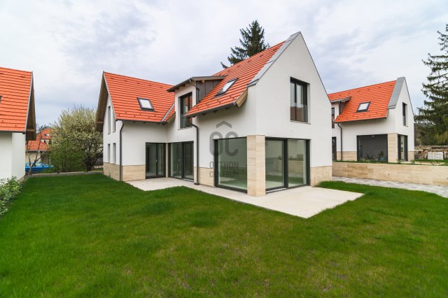 Eladó ikerház, Nagykovácsiban 275 M Ft, 6 szobás