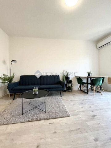 Eladó téglalakás, Pécsett 65.9 M Ft, 3 szobás