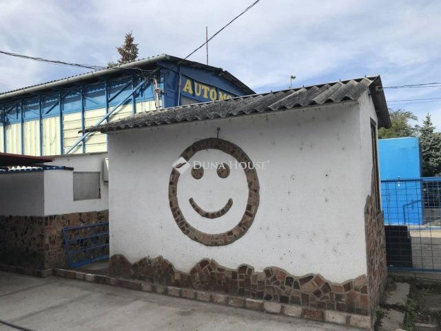 Eladó családi ház, Szigetszentmiklóson 310 M Ft, 5+6 szobás