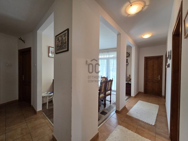 Eladó családi ház, Abasáron 74.9 M Ft, 4 szobás