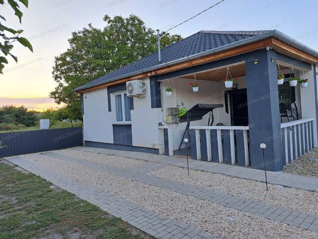 Eladó családi ház, Nagyhalászban 35.99 M Ft, 3 szobás