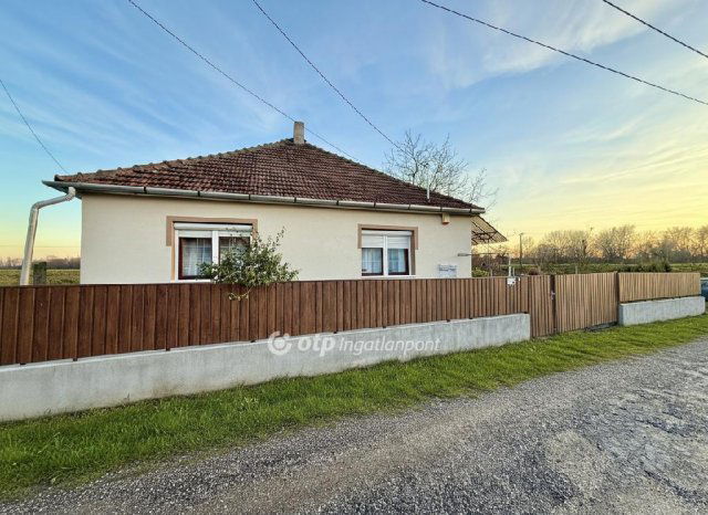 Eladó családi ház, Bőcsön 38.9 M Ft, 3 szobás