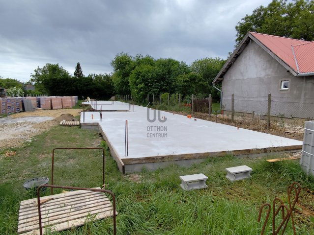 Eladó ikerház, Kartalon 80 M Ft, 4 szobás / költözzbe.hu