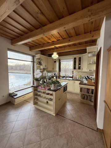 Eladó családi ház, Ajkán 349.999 M Ft, 3 szobás