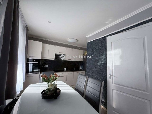 Eladó családi ház, Dabason 29.99 M Ft, 3 szobás