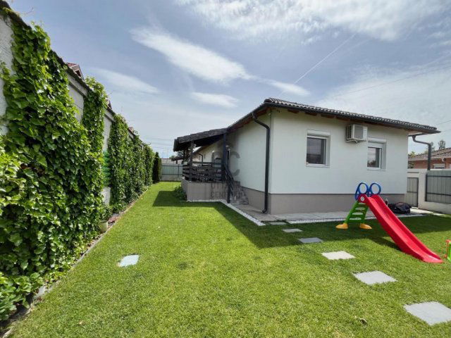 Eladó ikerház, Szigetszentmiklóson 110 M Ft, 4 szobás