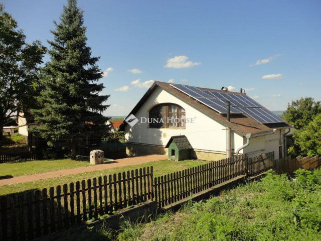 Eladó családi ház, Etyeken 99.9 M Ft, 2 szobás