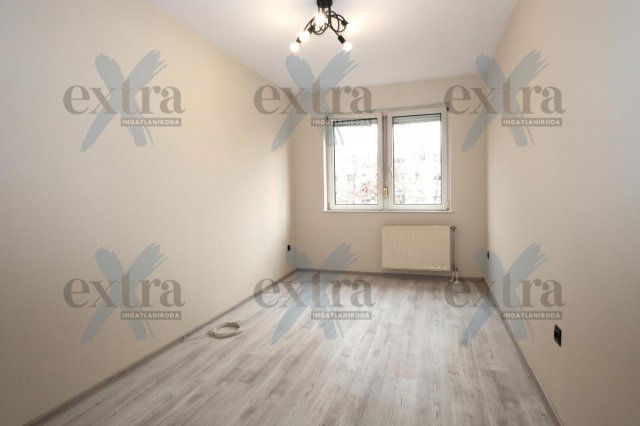 Eladó téglalakás, Szegeden 74.9 M Ft, 3 szobás