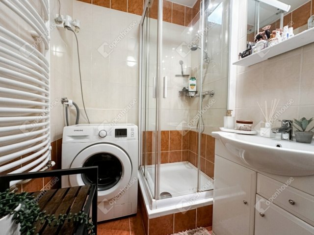 Eladó panellakás, Székesfehérvárott 54.9 M Ft, 2 szobás