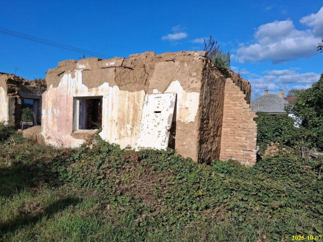 Eladó családi ház, Őrön 1.6 M Ft, 1+1 szobás