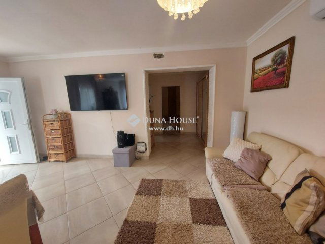 Eladó családi ház, Monoron 69.9 M Ft, 6 szobás