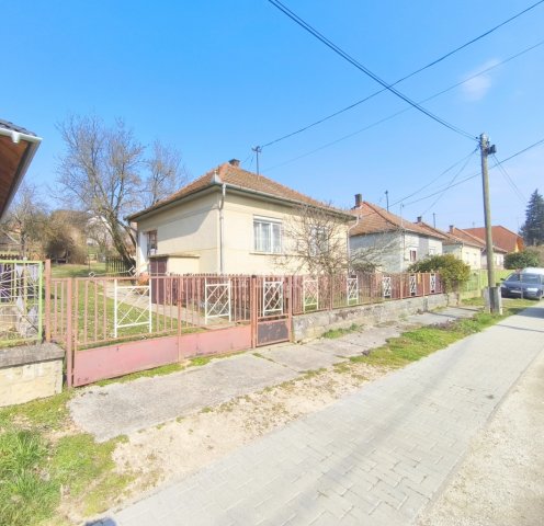Eladó családi ház, Csatáron 29.9 M Ft, 2 szobás
