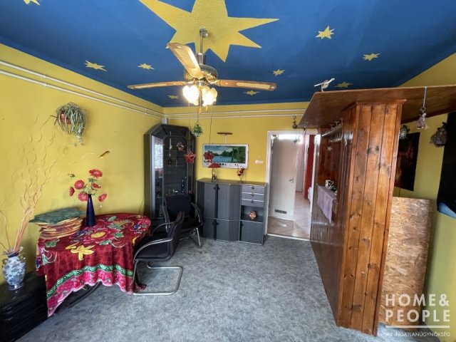 Eladó téglalakás, Kisteleken 35.99 M Ft, 3 szobás