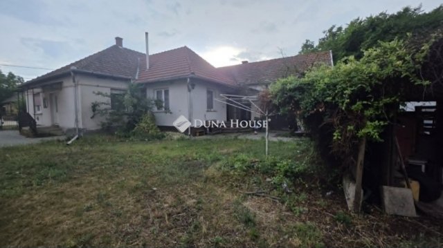 Eladó családi ház, Farmoson 45 M Ft, 4+1 szobás