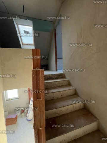 Eladó családi ház, Budakalászon 114.9 M Ft, 4 szobás