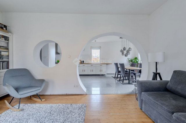 Eladó családi ház, Gödön 108.9 M Ft, 6 szobás