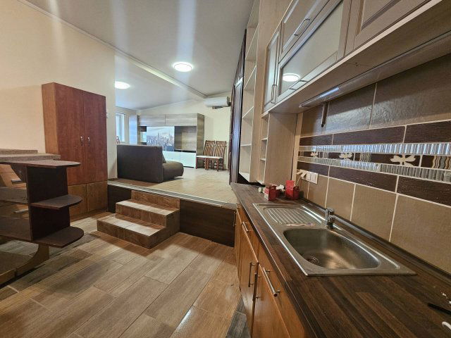 Eladó üzlethelyiség, Gyulán 340 M Ft, 6 szobás