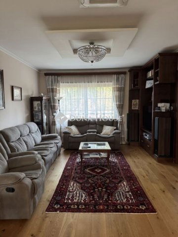 Eladó családi ház, Budapesten, XV. kerületben 236 M Ft, 4 szobás