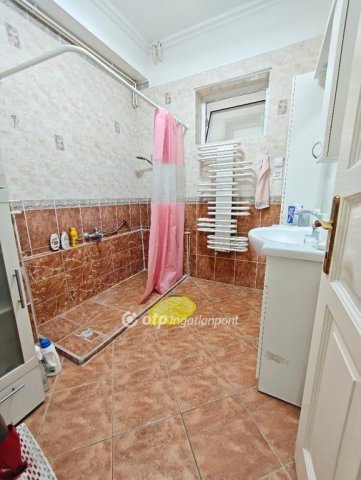 Eladó családi ház, Budapesten, III. kerületben 159 M Ft