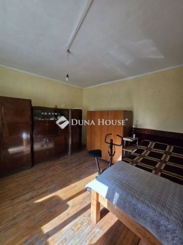 Eladó családi ház, Várpalotán 44.5 M Ft, 4 szobás