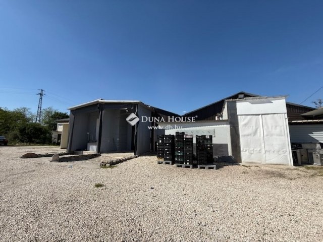 Eladó ipari ingatlan, Üllőn 390 M Ft / költözzbe.hu