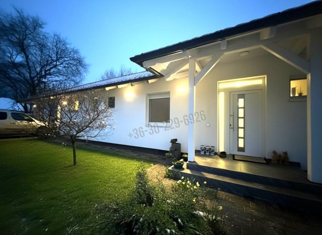 Eladó családi ház, Szigethalmon 169.5 M Ft, 6 szobás