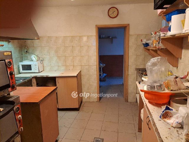 Eladó üzlethelyiség, Nyíregyházán 39 M Ft