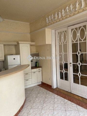 Eladó téglalakás, Budapesten, VI. kerületben 235 M Ft, 4 szobás