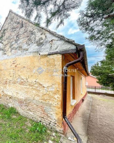 Eladó családi ház, Ságváron 30 M Ft, 3 szobás