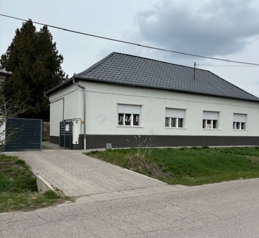 Eladó családi ház, Hartán, Széchenyi István utcában 39.9 M Ft
