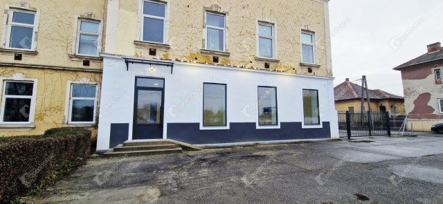 Eladó üzlethelyiség, Miskolcon 92 M Ft, 4 szobás