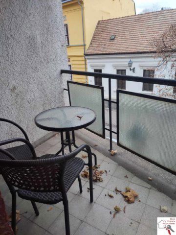 Kiadó téglalakás, albérlet, Pécsett 230 E Ft / hó, 3 szobás