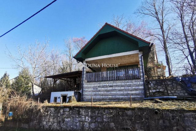 Eladó nyaraló, Süttőn 12 M Ft, 1 szobás / költözzbe.hu