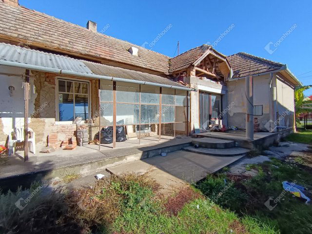 Eladó családi ház, Segesden 11.9 M Ft, 4 szobás