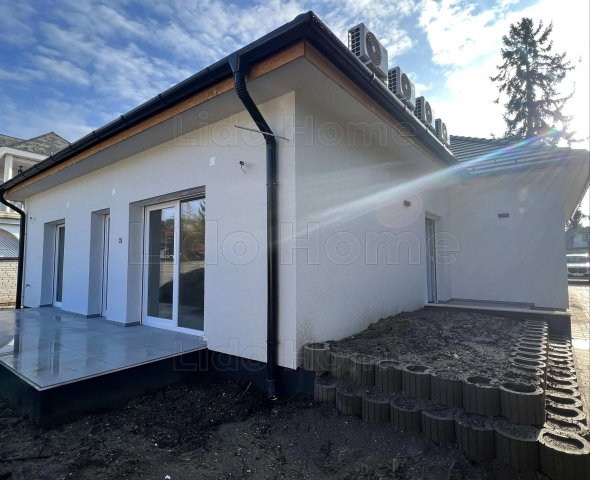 Eladó téglalakás, Balatonlelleén 69.9 M Ft, 2+1 szobás