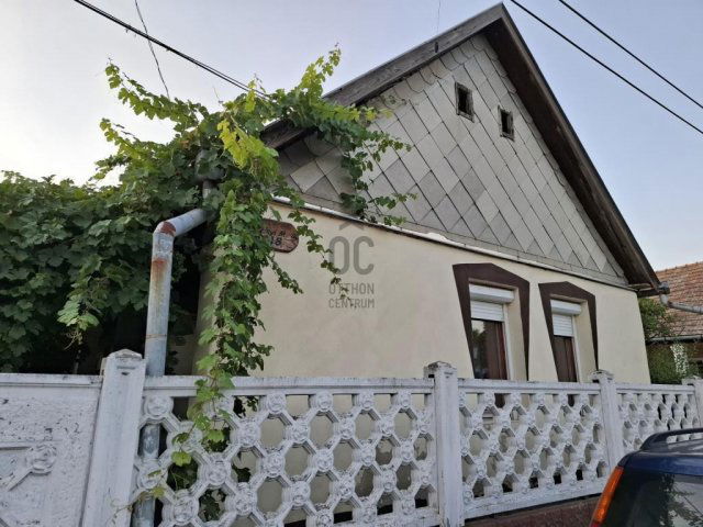 Eladó családi ház, Tápiószentmártonon 28 M Ft, 3 szobás