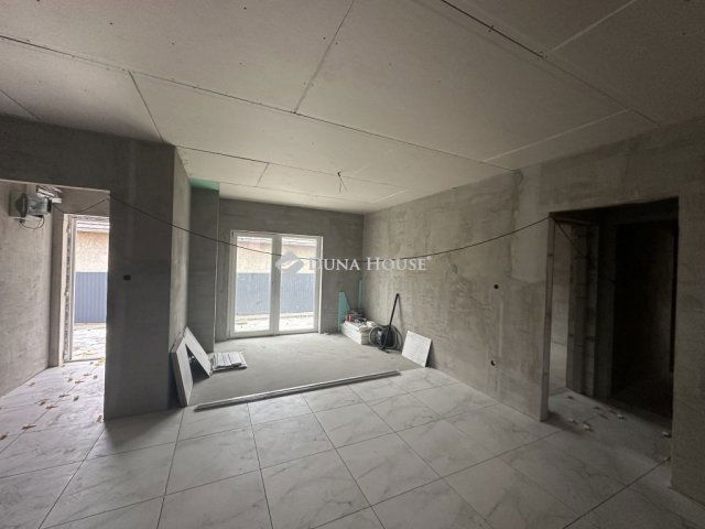 Eladó ikerház, Monoron 90 M Ft, 4 szobás / költözzbe.hu