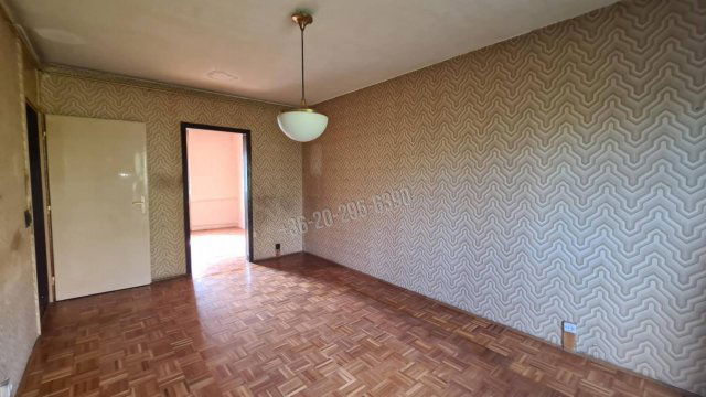 Eladó panellakás, Dunaújvárosban 27.9 M Ft, 1+3 szobás