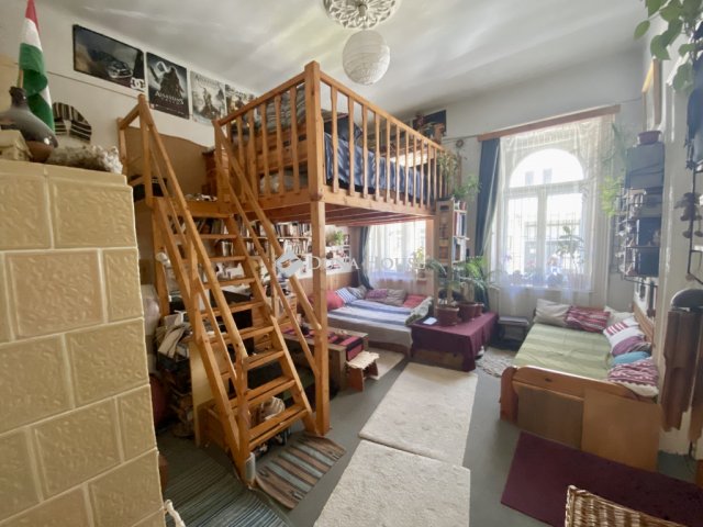 Eladó téglalakás, Budapesten, VII. kerületben 85 M Ft